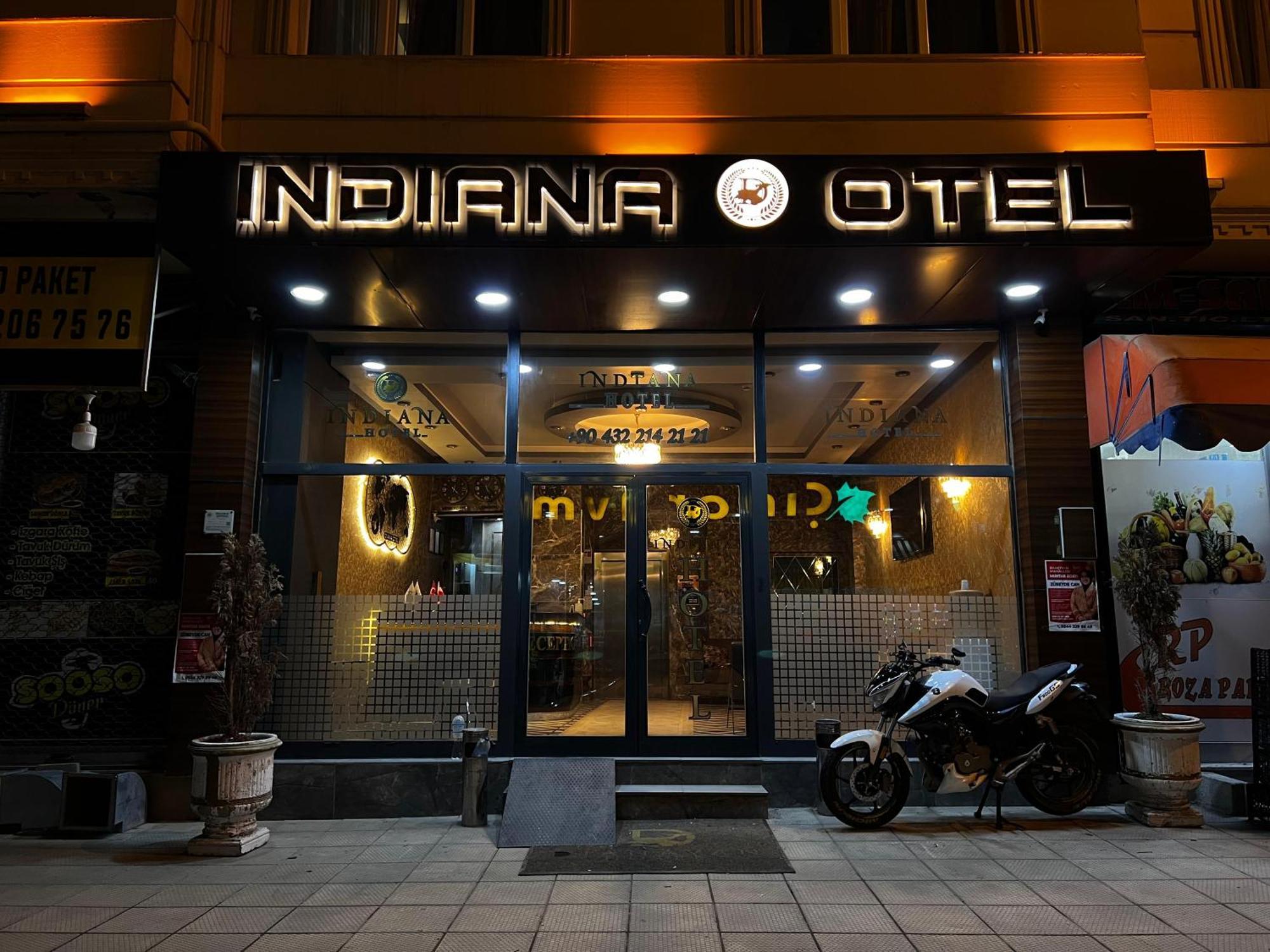 Indiana Hotel Van Exterior photo